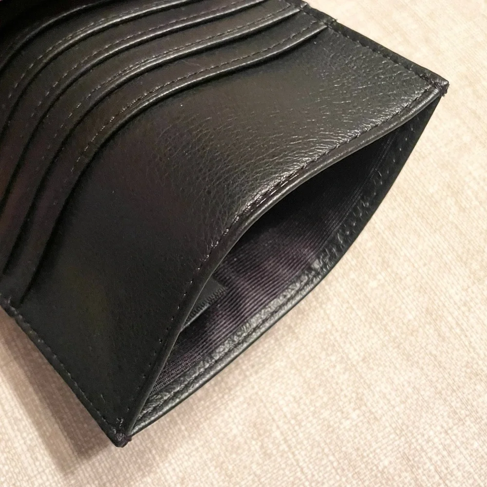 NWOT Levenger Passport Card Wallet